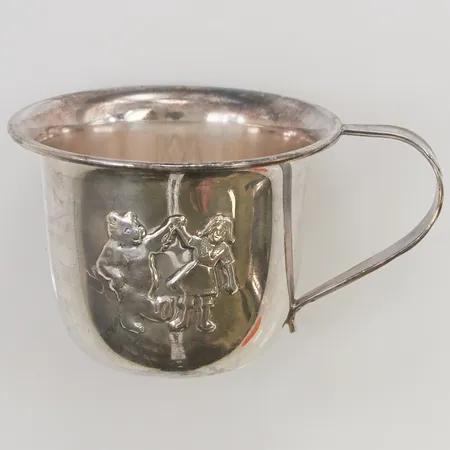 Kopp, Björn samt flicka, höjd ca 5,5cm, gravyr, 77,1g.