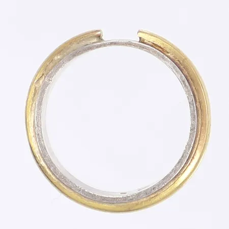 Ring, silver & guld, stl 18½, bredd 8mm, silver 925/1000 och 18K Vikt: 8,5 g