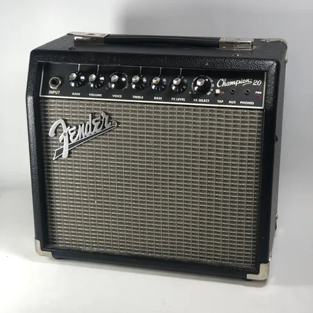 Förstärkare, Fender Champion 20, , serienr: CGPC20007265.  Vikt: 0 g Skickas med postpaket.