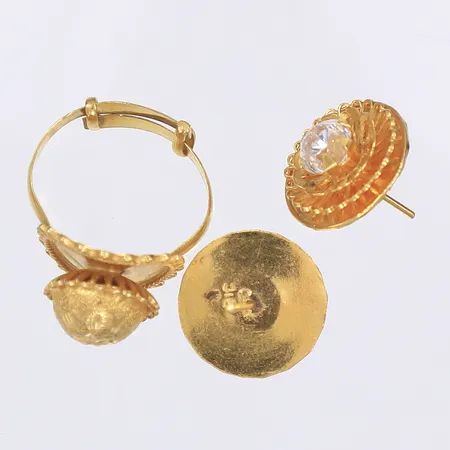 Diverse guld defekt, delvis med sten, 21K Bruttovikt: 8,7g Vikt: 8,7 g