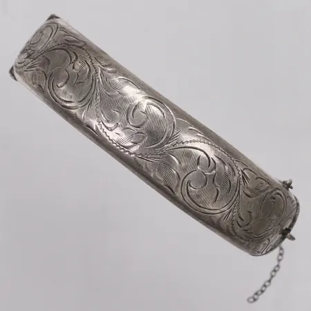 Armring med mönsterdekor, Ø52mm, defekt säkerhetskedja, silver Vikt: 24,6 g