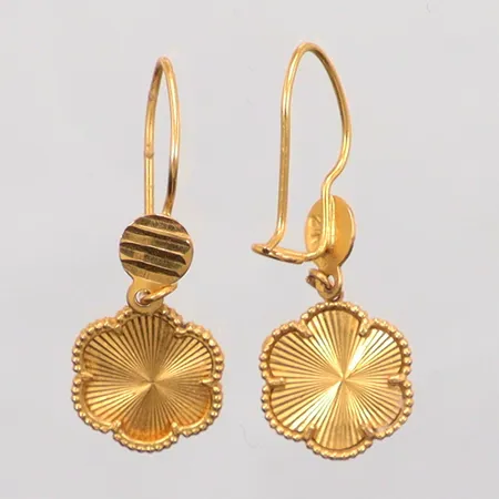 Ett par örhängen 3cm 21k Vikt: 2,9 g