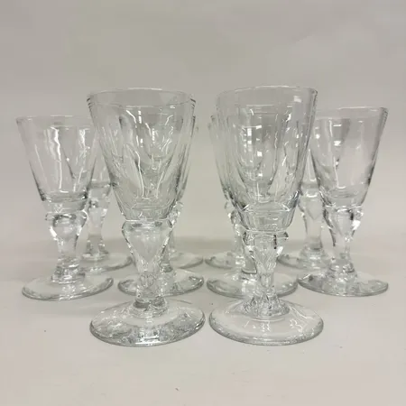 10 vinglas, modell Slottet, Reijmyre, design Lars Sjöberg, höjd 17cm, ett glas märkt samt daterat 1988
