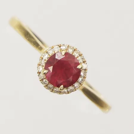 Ring med granat och diamanter, 19xca0,005ct, stl 16½, bredd 1,4-7mm, GHA, 18K Vikt: 2,2 g