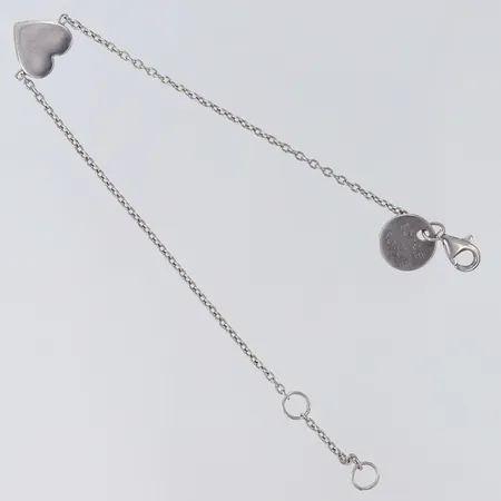 Armband med integrarat hjärta, längd 17-19cm, bredd 1-10mm, Silver 925/1000. Vikt: 2,9 g
