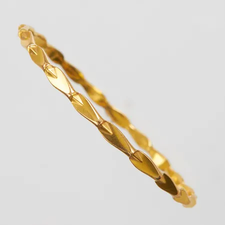 Armring med mönsterdekor, Ø62mm, bredd 2,5-4mm, ostämplat, 21K Vikt: 12 g