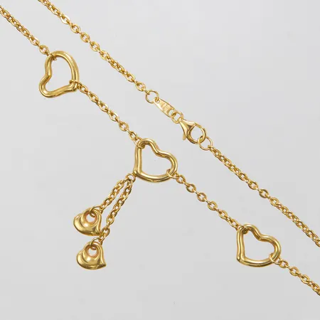 Kedja ankarlänk med integrerade hängen hjärtan, längd ca 42cm, bredd ca 2-35mm, 18K Vikt: 5,2 g