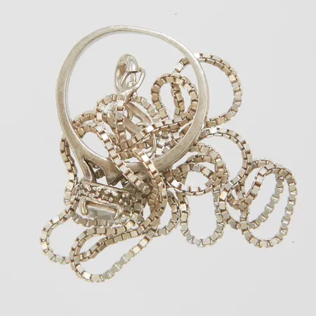 Diverse silver, skevt, ojämnt, 925/1000 Vikt: 5,6 g