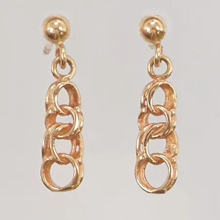 Ett par örhängen Bismarck 18x4mm, en snurrebuss saknas, 18K 1,2g.