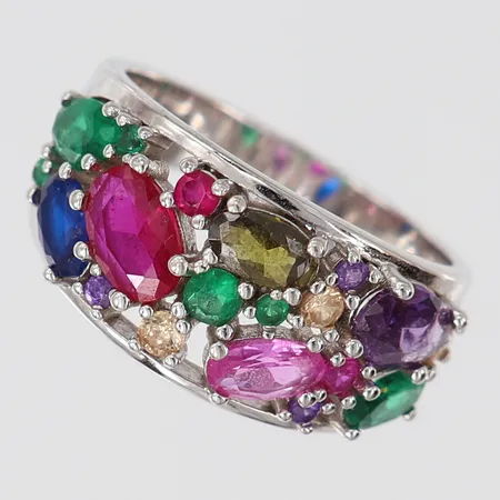 Ring med färgade stenar, stl: 16½, bredd 3,5-10mm,GHA, Silver 925/1000.  Vikt: 4,5 g
