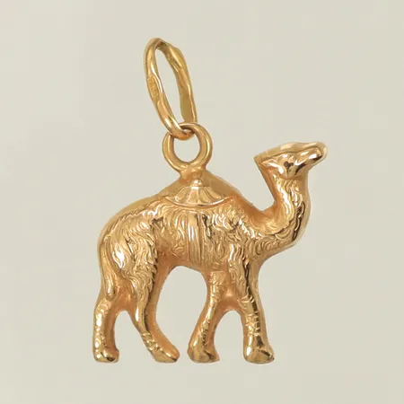 Berlock kamel, 12mm exkl ögla, bredd 15mm, 18K Vikt: 1 g