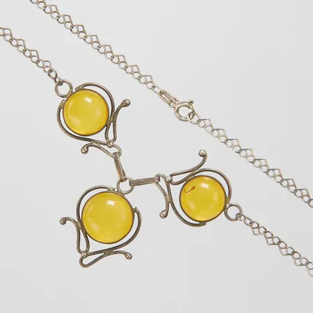 Collier med bärnsten, längd: 44,5cm, bredd: 3,5-27,5mm, silver, 925/1000 Vikt: 8,3 g