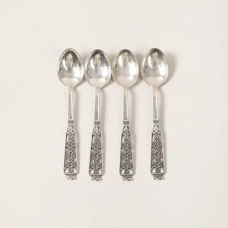 Fyra moccaskedar, CESON, Göteborg, längd 10,5cm, slitage, silver. Vikt: 34,3 g