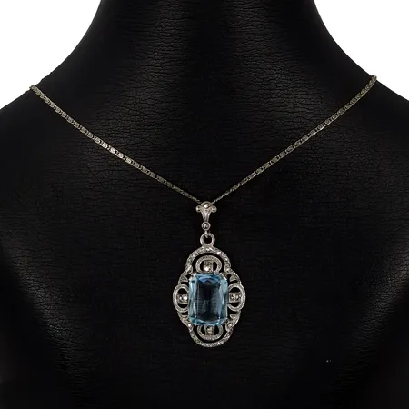 Vintage Hänge med tillhörande Halskedja Irrgång, silver 830/1000, blå sten, Markasiter (samtliga i behåll), hänge längd inkl. ögla 46 mm, bredd 22,5 mm, kedja längd 45 cm, bredd 1,8 mm, sten utan anmärkning, svensk kontroll/importstämpel Vikt: 9,4 g