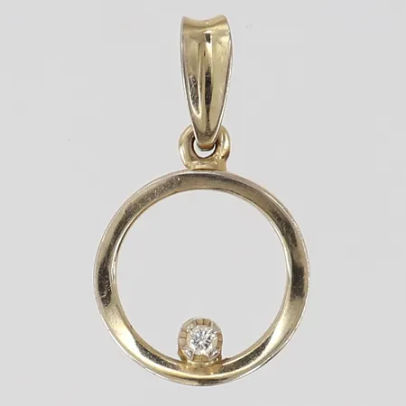 Hänge med diamant 1 x ca 0,015ct, 18,5x11,5mm ink ögla, tvåfärgat 18K. Vikt: 1,5 g