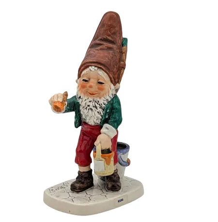 Figurin "Tomte/Gnom", porslin, Goebel W.Germany, 1970-tal, Co-Boy, "KUNI", höjd 20 cm, bottenplatta 10,5x8 cm, fint skick utan anmärkning, vikt omkring 335 gram Skickas med paket.