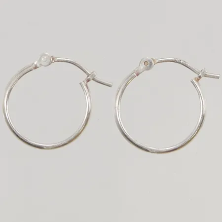 Ett par örhängen 14mm, 925/1000 Silver 1,4g.