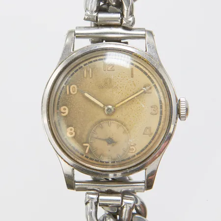 Herrur Omega Suverän stål manual 35,3mm boettnr: 2400-6 Cal. 30 P2P0 snr: 10327730 ca 1944 skadad urtavla repigt glas saknar packning