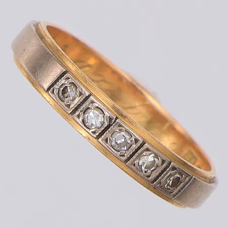 Ring diamanter 5 x ca 0,02ct stl 17¼, gravyr, Cedstam Guldsmed Bo 1971, 18K Vikt: 3,3 g