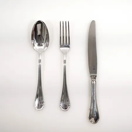 Diverse silverbestick(800) 1690g samt silverknivar (800) 789g