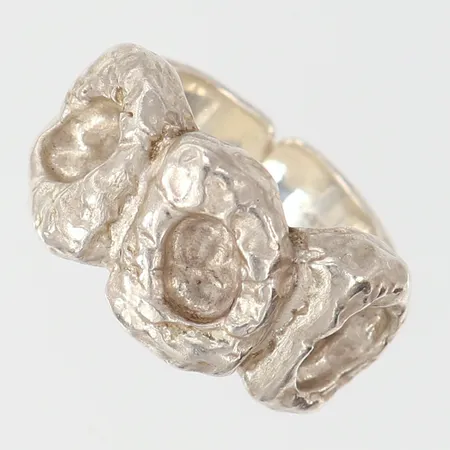 Ring, stl 15½, bredd 5,5-11mm, justerbar, Siadds Atelier 54, 925/1000 silver  Vikt: 10,7 g