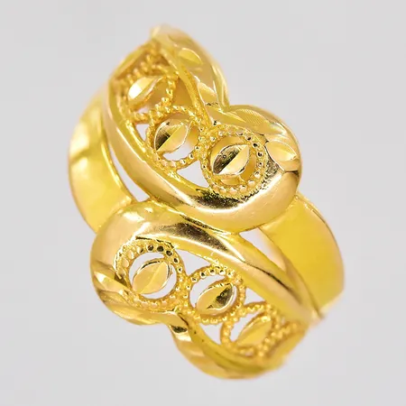 Ring, stl 17½, bredd ovandel 14,7mm, 21K Vikt: 3,4 g
