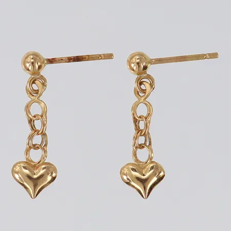 Ett par örhängen med hjärtan, 18x5,5mm, saknar snurrebussar, 18K. Vikt: 0,8 g