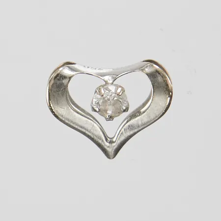Hänge hjärta med vit sten, 8,8x11,1mm, GHA, vitguld, 18K Vikt: 0,3 g