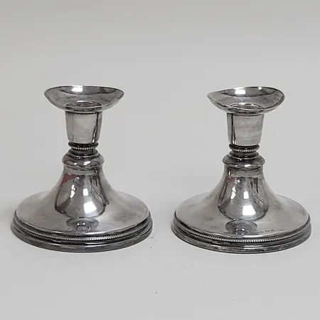 Ljusstakar, ett par, höjd: ca.8cm, fylld botten, K G Markströms Guldsmeds Ab, Uppsala, 1967-1968, silver, 830/1000, bruttovikt: 342,0g Vikt: 342 g