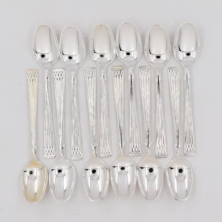 12 Kaffeskedar, modell Arvsilver, längd 11,5cm, schatull, silver 830/1000 Vikt: 119,8 g