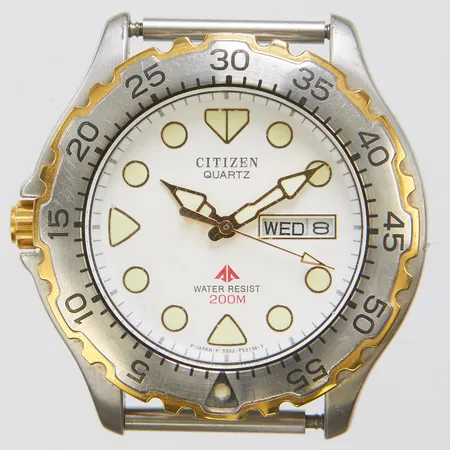 Herrur Citizen stål quartz 40mm boettnr: 5502-F50247 TA snr: 440089 dag datum batteribyte saknar band