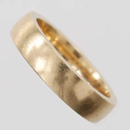 Ring stl 16¼, bredd 5mm, 18K Vikt: 6,8 g