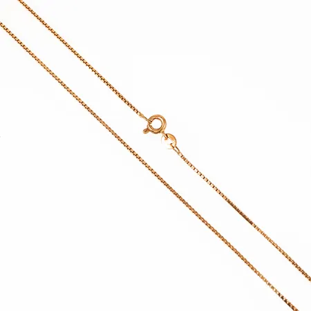 Kedja Venezia i 18K guld. Den är 38 cm lång, 1 mm bred och väger 3,1g. Springring.