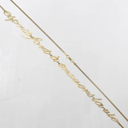 Collier med integrerat hänge, "Esprit fort à travers la vie", längd: 80cm, bredd: 2-20mm, kedja i 21K och hänge samt lås i 18K guld Vikt: 26,6 g