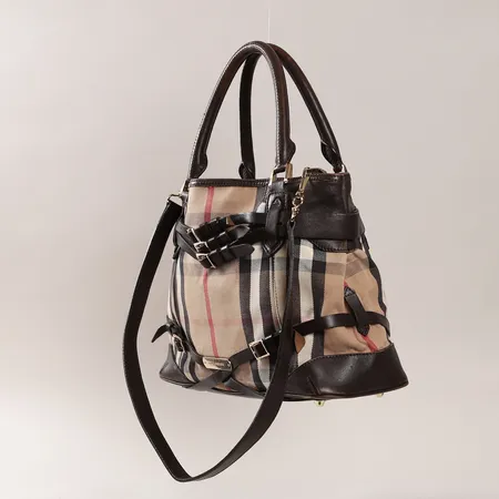 Väska Burberry Brown Hous Check Bridle Tote bag, ca 24x36x14cm, med axelrem, invändigt fodrad med fack, slitage, några fläckar, invändigt något hål, nötta kanter.