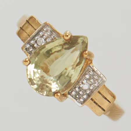 Ring med en sinhalit ca.10,28x7mm, Ø17¾, bredd: 1,7-10,28mm, 9K Vikt: 3,2 g