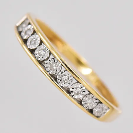 Ring med vita stenar, stl 18, GHA, 18K Vikt: 1,8 g