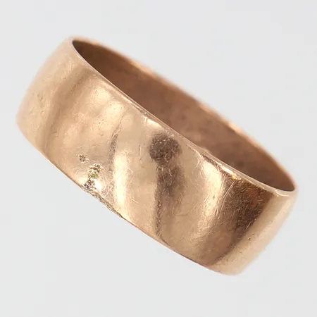 Ring slät, stl: 19½, bredd 7,5mm, Sovjetiska stämplar, 14K.  Vikt: 5 g