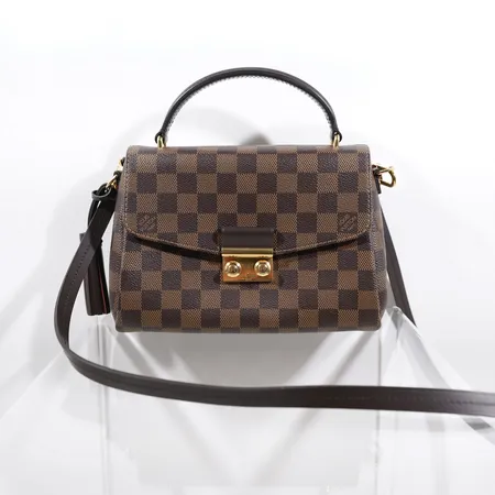 Louis Vuitton Damier Croisette väska. Höjd: 17cm Bredd: 22cm Djup: 7cm. lätt bruksslitage. Inge kvitto eller andra tillbehör