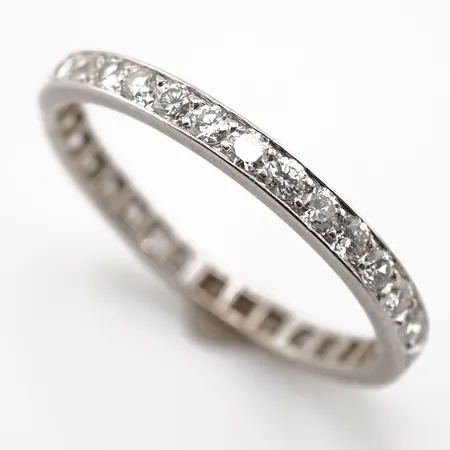 Ring m diamanter "helallians", PT, stl 23½(73), bredd 3mm, PT Platina Vikt: 4,2 g