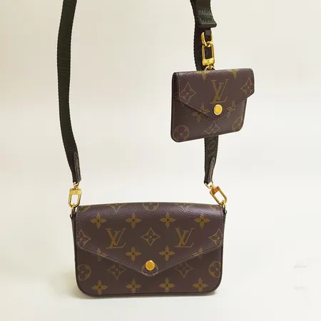 Väska Louis Vuitton Pochette Félicie Strap And Go Crossbody bag, Monogram Canvas, ref.nr: M80091, 17x10x3,5cm, khakigrönt foder samt rem, beslag i gulmetall, tillhörande pouch 10x7,5cm, smärre skavmärken på tryckknappar, smärre vita märken under locket, kvitto från Birger Jarlsgatan 2022, dustbag, box samt originalpåse medföljer