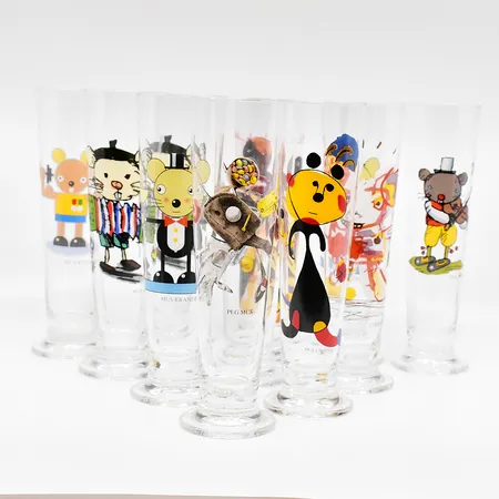 11 Ölglas, Lasse Åberg, höjd 22,5cm, olika motiv Skickas med postpaket.