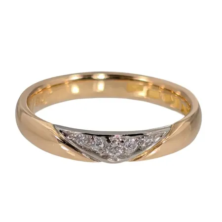 Diamantring, 18K guld, Diamanter 5 st - totalt 0,09ct - stämplat på skenans insida, Guldsmed Björn Nilsson AB (GBON), Kristianstad, Ø18¼ mm, bredd 3 mm, invändig gravyr Vikt: 4,5 g