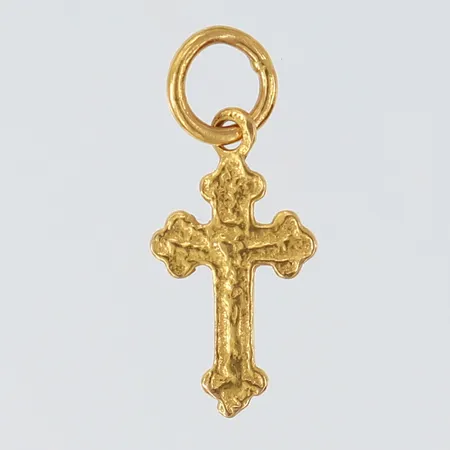 Hänge kors, längd inkl ögla ca 22mm, bredd ca 2,5-9,7mm, 21K Vikt: 1,1 g