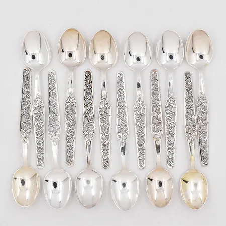 12 Kaffeskedar, modell Rosenranka, längd 11,5cm, schatull, silver 830/1000 Vikt: 138,5 g
