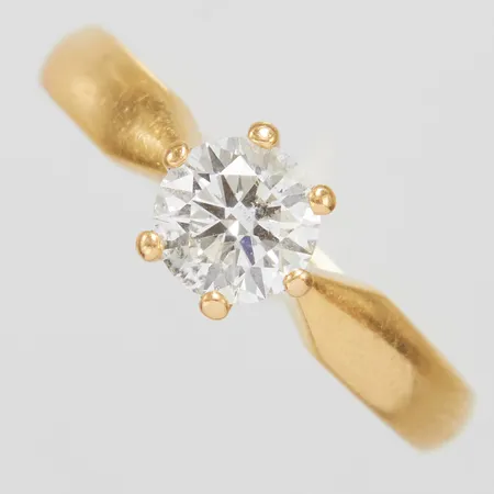 Enstensring Stjärnringen Bellatrix 1 x 0,76ct, River(E)/P1 enligt laserinskription IGI 305800800, Ø17¼, bredd: 2,3-6,5mm, personlig gravyr, utskrift av IGI Diamond Report medföljer, 18K Vikt: 4,8 g