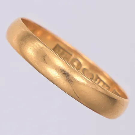 Ring slät stl 22, gravyr, JP 1962, 18K Vikt: 3,7 g