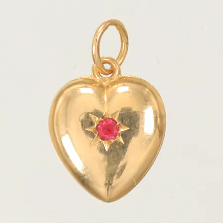 Berlock hjärta med röd sten, 10x10 exkl ögla, 18K 0,7g