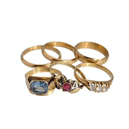 Diverse smycken, 14K guld - bruttovikt 2,4g, 18K guld - bruttovikt 22,0g, slitage, defekter och gravyrer