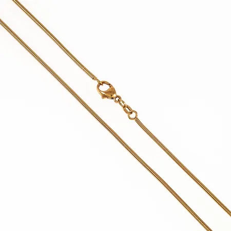 Kedja Ormlänk i 18K guld. Den är 45 cm lång, 1,5 mm bred och väger 9,8g. Karbinhake.